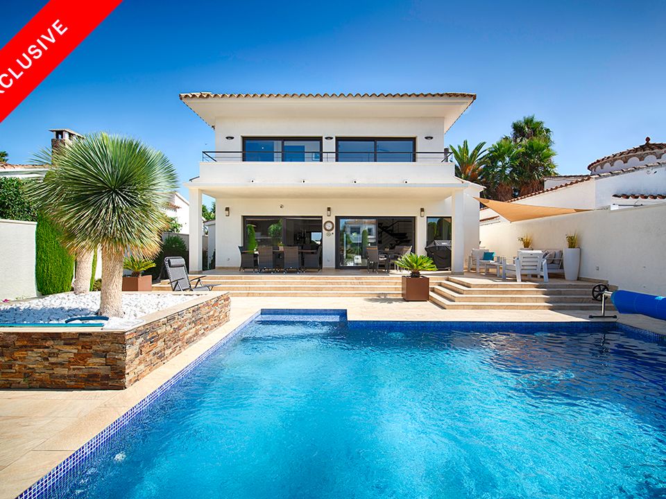 Villa i Empuriabrava, Gerona - foto 1